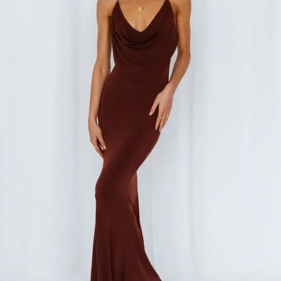 Selfie Leslie | Dresses | Selfie Leslie Myrah Draped Bust Mermaid Maxi Dress  Mocha | Poshmark